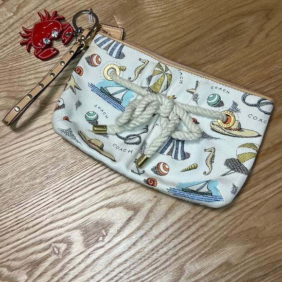COACH Beachy Le-Tan Wristlet w/ Keychain - Picture 4 of 6